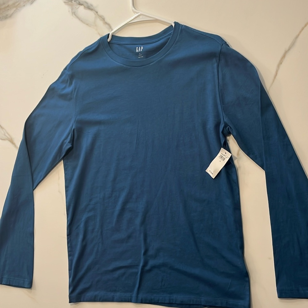 Men’s gap size, small long sleeve T-shirt, 100% cotton new with tags